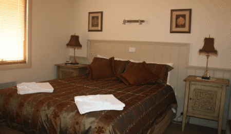 Autumn Affair Cottages  - Lennox Head Accommodation 4