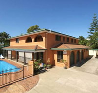 Airlie Court Holiday Apartments - Lennox Head Accommodation
