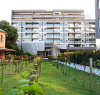 Honeysuckle Executive Apartments - Lennox Head Accommodation