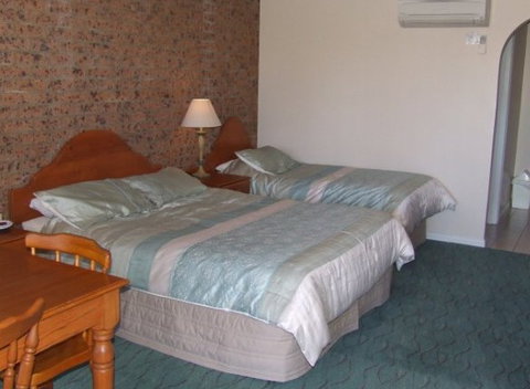 Swaggers Motor Inn, Yass - Lennox Head Accommodation 1