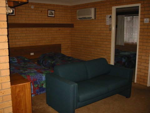 Country Comfort Tumut Valley Motel - Lennox Head Accommodation 2