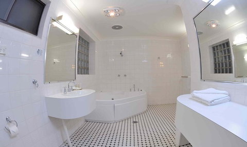 Country Comfort Tumut Valley Motel - Lennox Head Accommodation 4