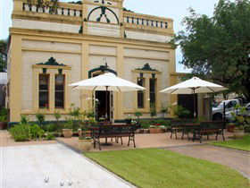 Williamstown SA Lennox Head Accommodation