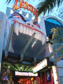 Draculas Haunted House - Lennox Head Accommodation 0