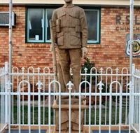 Soldier Statue Memorial Chinchilla - Lennox Head Accommodation