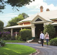 Historical Walk Through Russell Street - Lennox Head Accommodation