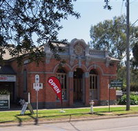 Old Post Office Seymour - Fine Art Gallery  Licensed Restaurant - Lennox Head Accommodation