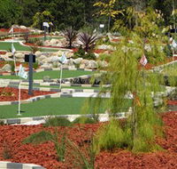 18 Hole Mini Golf - Club Husky - Lennox Head Accommodation