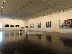 Hugo Michell Gallery - Lennox Head Accommodation 1