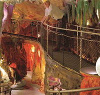 The Crystal Caves - Lennox Head Accommodation