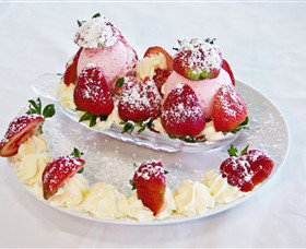 The Big Strawberry - Lennox Head Accommodation 3