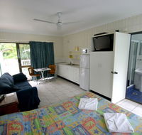 Tropical Palms Inn - Lennox Head Accommodation