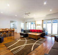 The Retreat Port Stephens - Lennox Head Accommodation