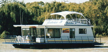 Oz Houseboats - Lennox Head Accommodation 1