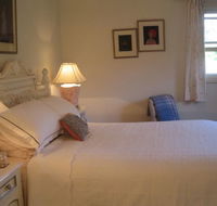 Trafalgar Bed and Breakfast and Annie's cottage - Lennox Head Accommodation