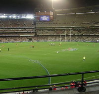 Half-Day Sports Lovers Bus Tour of Melbourne with Tour Options - Lennox Head Accommodation