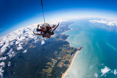 Beach Skydive From Up To 15000ft Over Mission Beach - Lennox Head Accommodation 4