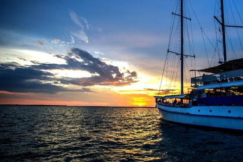 Darwin Sunset Dinner Cruise On Cape Adieu - Lennox Head Accommodation 3