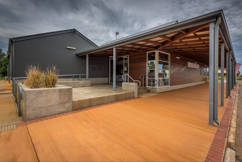 Grassland Art Gallery - Lennox Head Accommodation 2