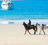Mackay Harbour Beach - Lennox Head Accommodation
