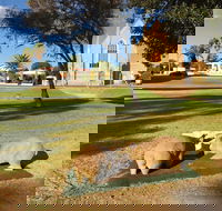 Queen Square Moonta - Lennox Head Accommodation