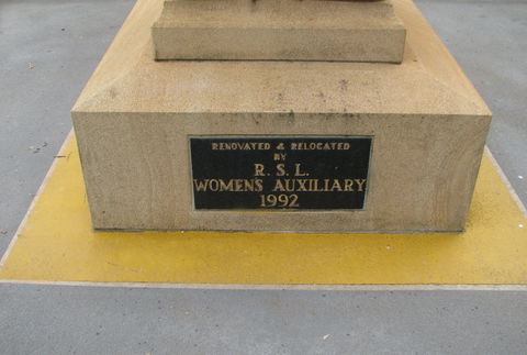 Soldier Statue Memorial, Chinchilla - Lennox Head Accommodation 1