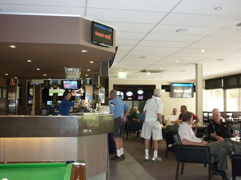 Queanbeyan Golf Club - Lennox Head Accommodation 1