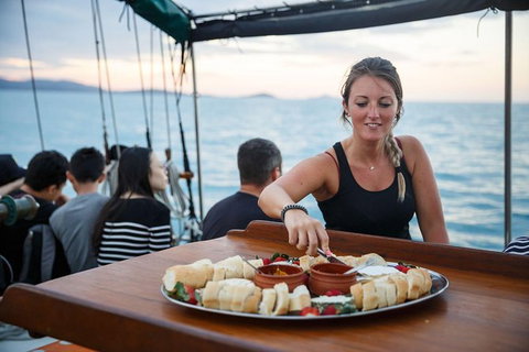 Fly & Sail Package (With Providence) - Lennox Head Accommodation 0