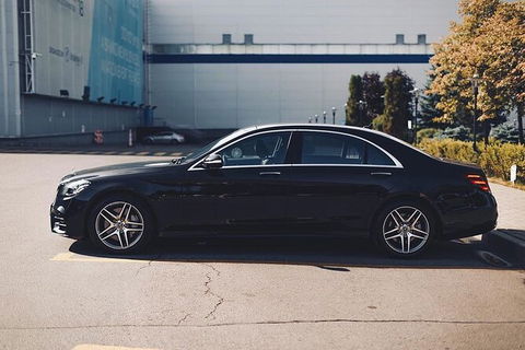 Arrival Private Transfers: Adelaide Airport ADL To Adelaide In Business Car - Lennox Head Accommodation 0