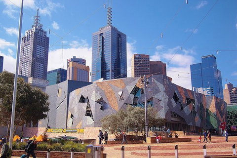Melbourne Airport Transfers: Melbourne To Melbourne Airport MEL In Luxury Car - Lennox Head Accommodation 1