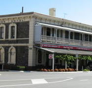 Royal Arms Hotel - Lennox Head Accommodation