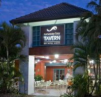 Runaway Bay Tavern - Lennox Head Accommodation
