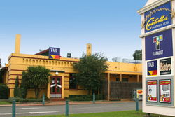 Castello's At Pakenham - Lennox Head Accommodation 0