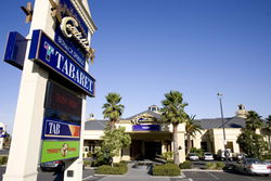 Castello's At Berwick - Lennox Head Accommodation 0