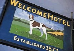 The Welcome Hotel - Lennox Head Accommodation 1