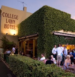 The College Lawn Hotel - Lennox Head Accommodation 1