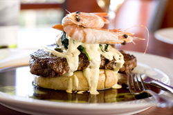 Castello's At Pakenham - Lennox Head Accommodation 1