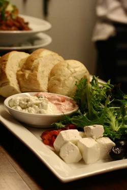 Oscars Lounge Bar & Restaurant - Lennox Head Accommodation 2