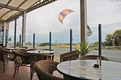 Henley Beach Hotel - Lennox Head Accommodation 3
