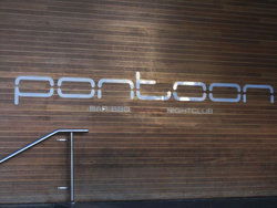 Pontoon Bar - Lennox Head Accommodation 1