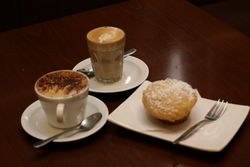 Hydra Cafe - Lennox Head Accommodation 3