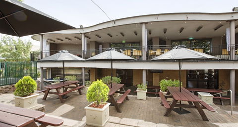 Castle Hill Tavern - Lennox Head Accommodation 1