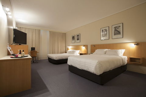 Dingley International Hotel - Lennox Head Accommodation 2