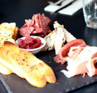 Watt Modern Dining - Lennox Head Accommodation