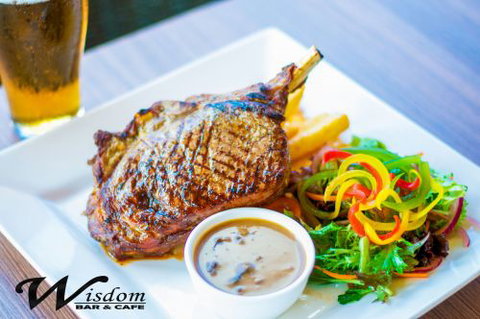 PAUL'S SEAFOOD ON GOUGER - Lennox Head Accommodation 1