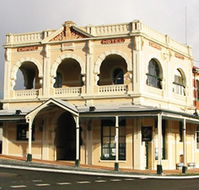 Empire Hotel - Lennox Head Accommodation