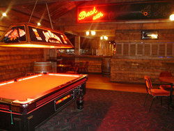 Spurs Saloon - Lennox Head Accommodation 0