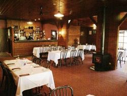 Ranges Hotel - Lennox Head Accommodation 1