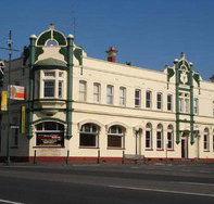 Leura Hotel - Lennox Head Accommodation