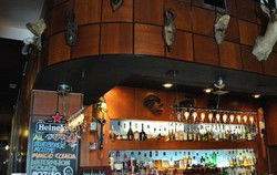 Safari Cocktail Bar - Lennox Head Accommodation 1